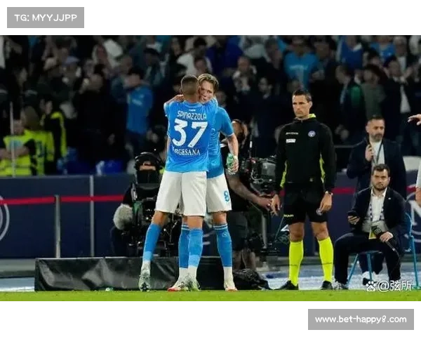那不勒斯2-0击败卡利亚里，继续领跑积分榜